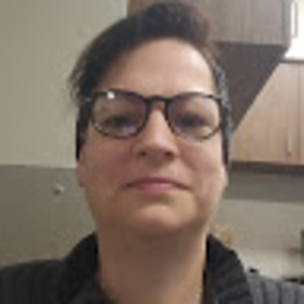 Meet your Posher, Debora